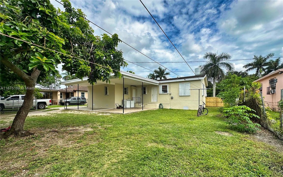 For Sale: $430,000 (3 beds, 2 baths, 1154 Square Feet)