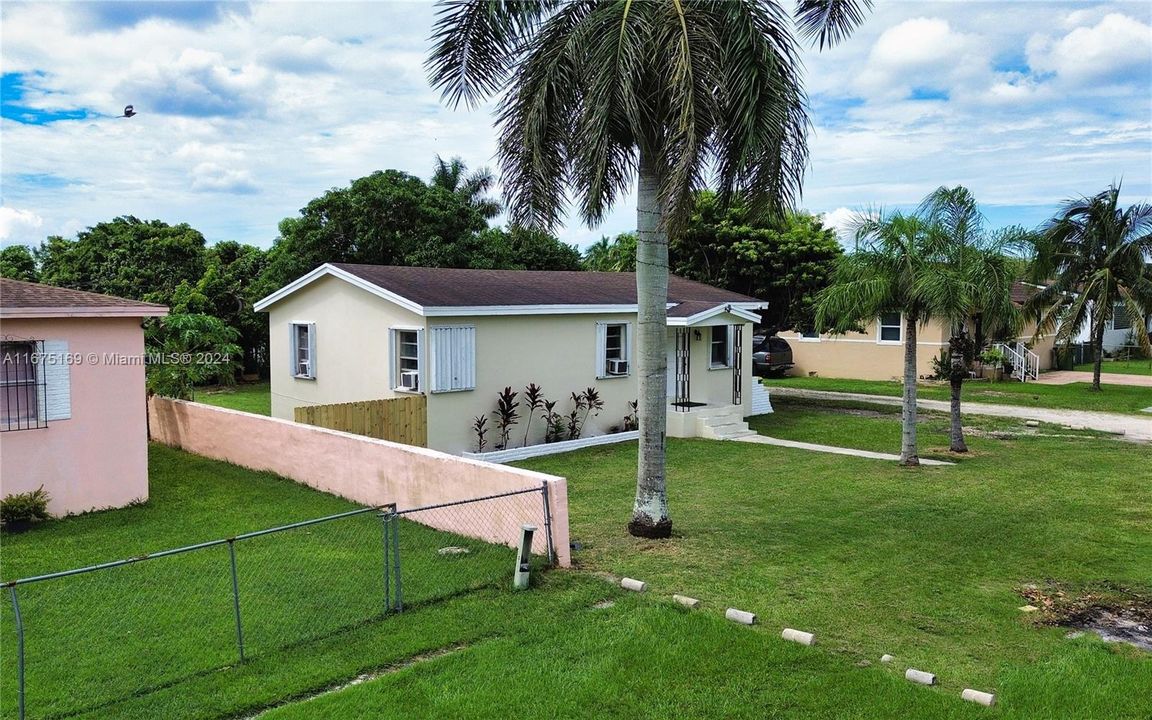 For Sale: $430,000 (3 beds, 2 baths, 1154 Square Feet)