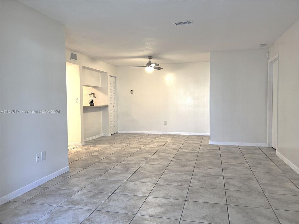 For Rent: $2,300 (2 beds, 2 baths, 924 Square Feet)