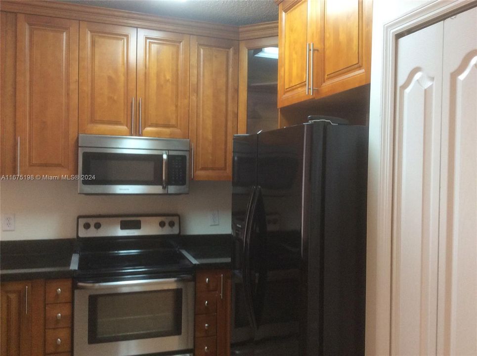 For Rent: $2,900 (3 beds, 2 baths, 1536 Square Feet)