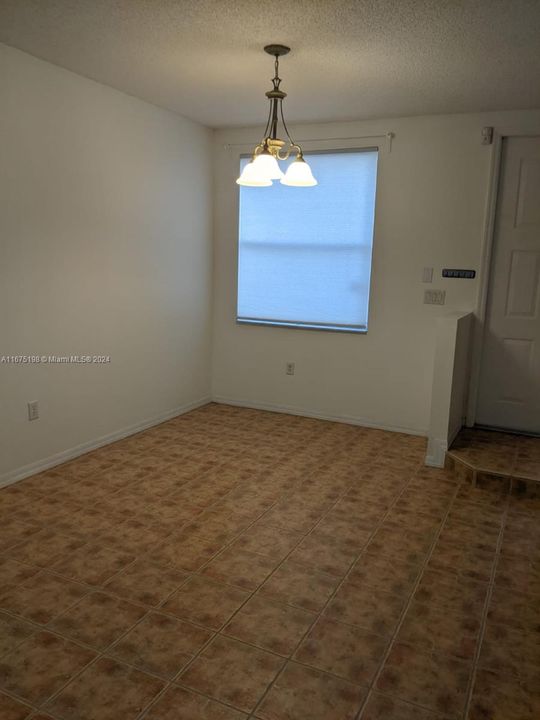 For Rent: $2,900 (3 beds, 2 baths, 1536 Square Feet)