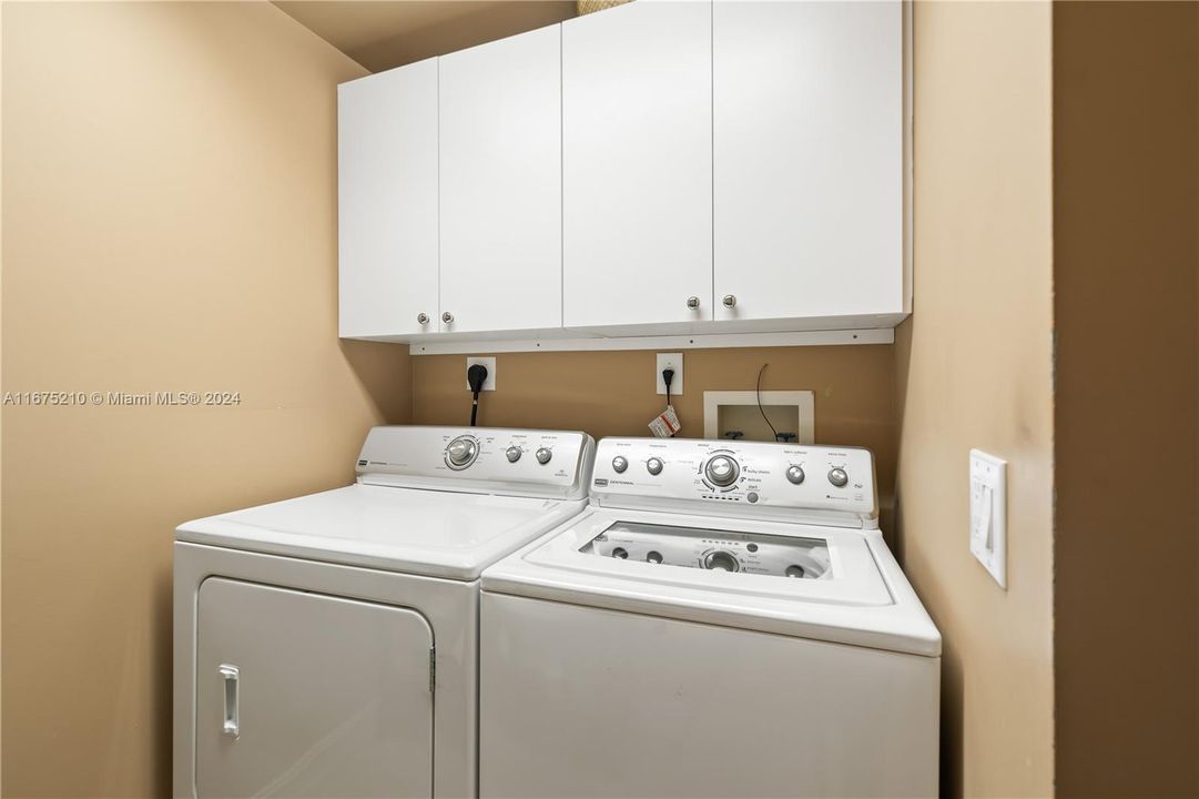 For Sale: $699,000 (2 beds, 2 baths, 1610 Square Feet)