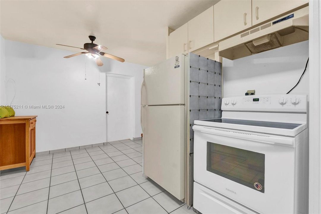 For Sale: $495,000 (3 beds, 2 baths, 1587 Square Feet)