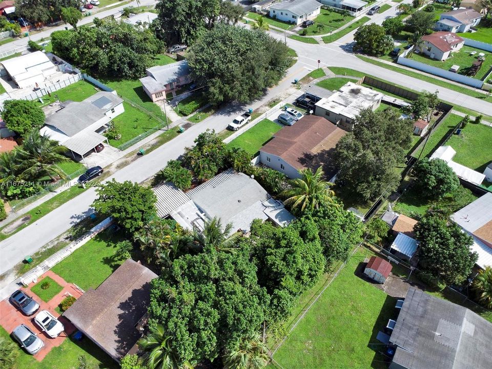 For Sale: $495,000 (3 beds, 2 baths, 1587 Square Feet)