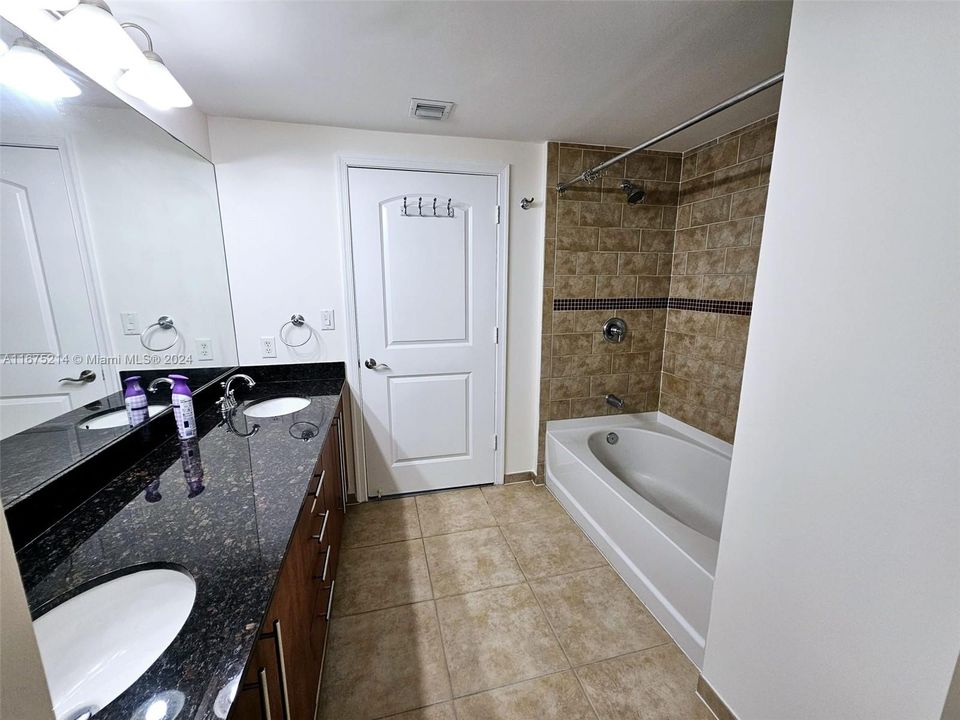 En Venta: $537,700 (3 camas, 2 baños, 1498 Pies cuadrados)