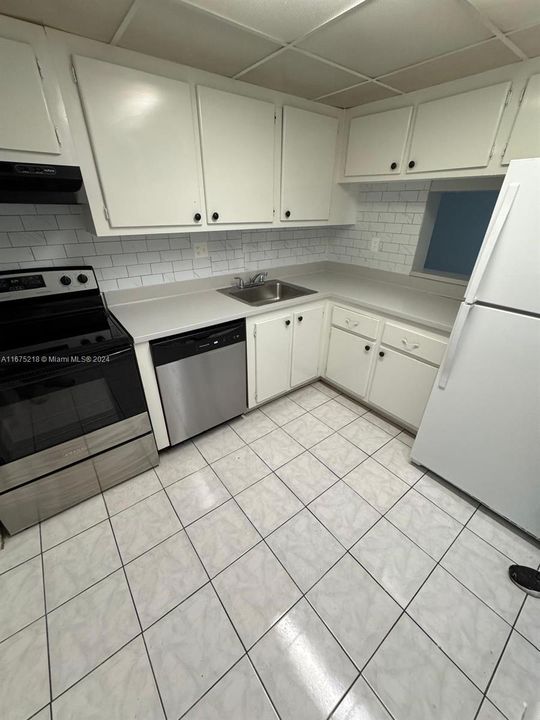 For Rent: $1,500 (1 beds, 1 baths, 750 Square Feet)