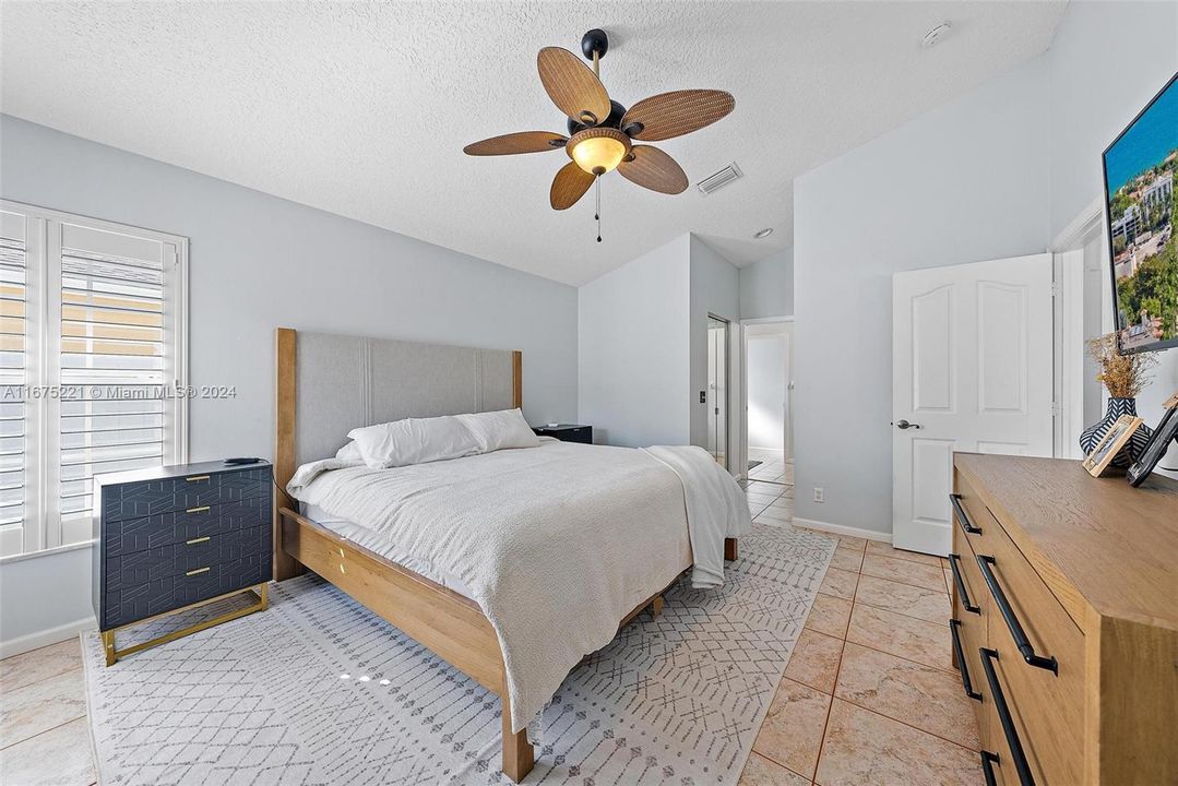 For Sale: $649,900 (3 beds, 2 baths, 1647 Square Feet)