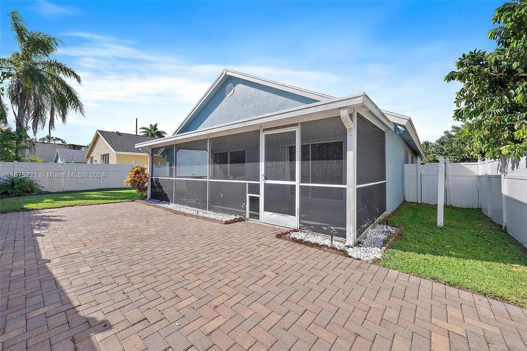 For Sale: $649,900 (3 beds, 2 baths, 1647 Square Feet)