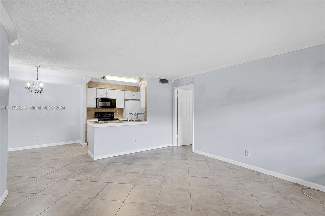 For Rent: $2,150 (2 beds, 2 baths, 932 Square Feet)