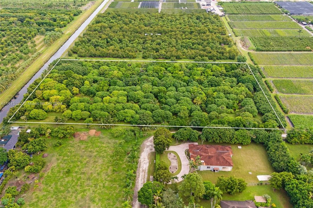 На продажу: $1,925,000 (5.00 acres)