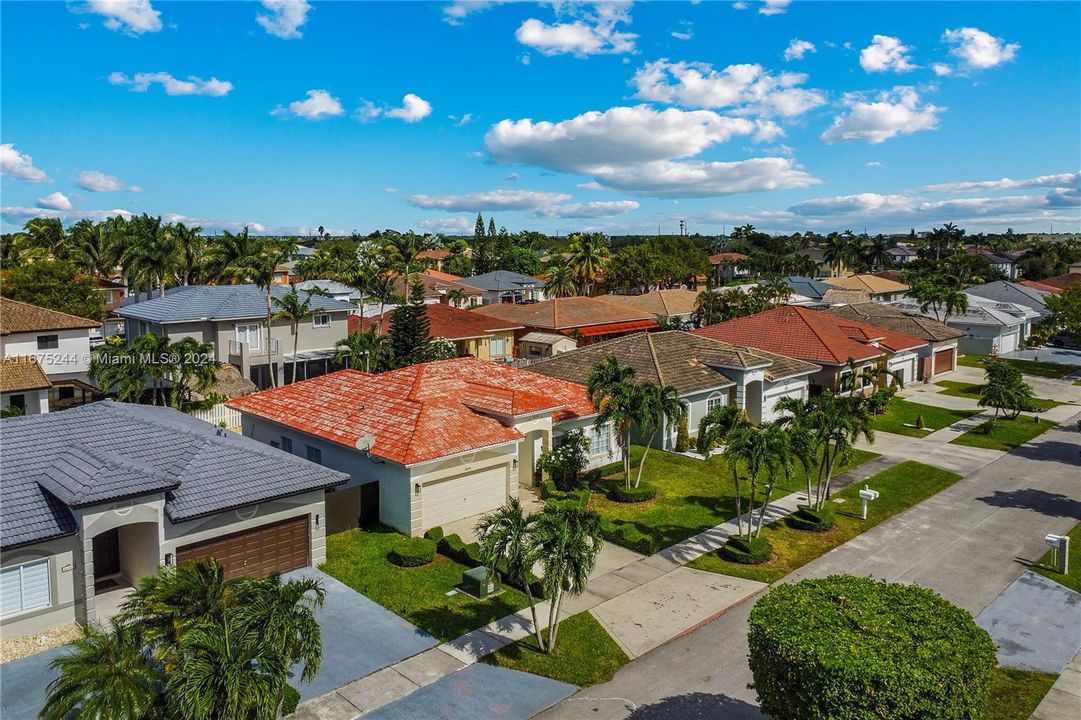 Active With Contract: $669,000 (3 beds, 2 baths, 1605 Square Feet)