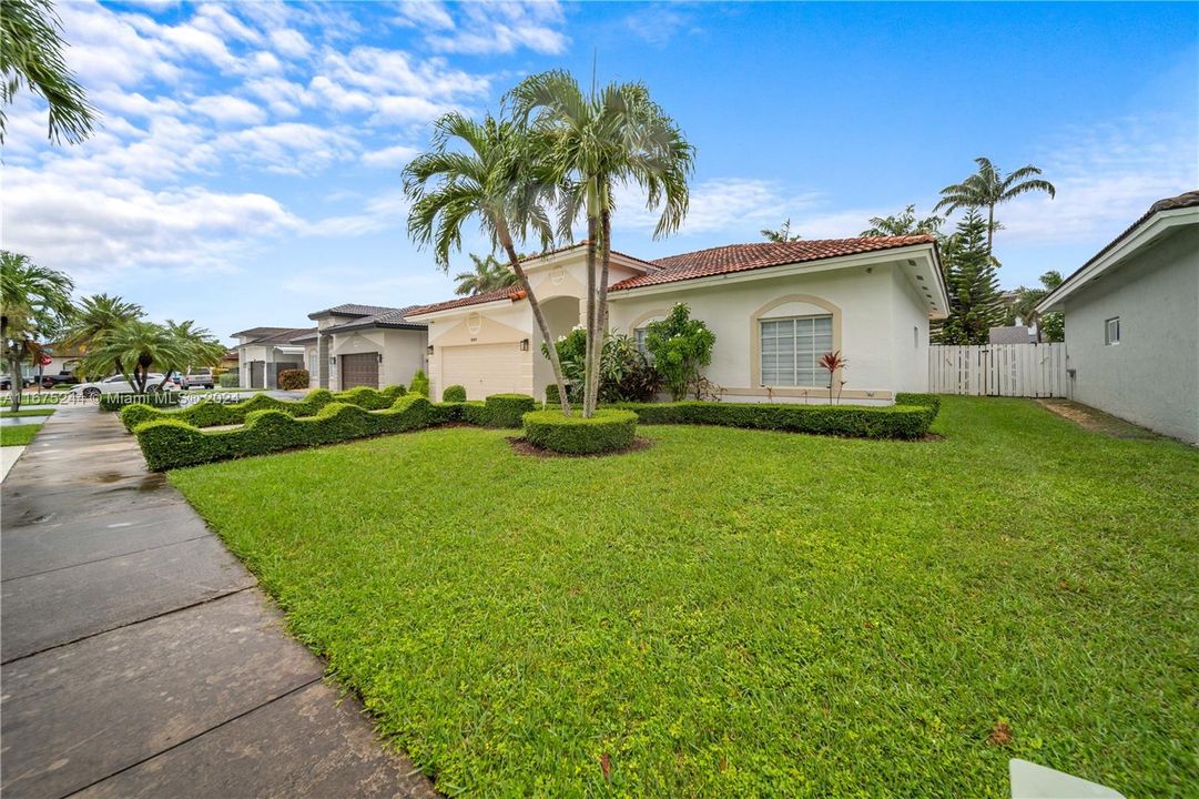 For Sale: $669,000 (3 beds, 2 baths, 1605 Square Feet)