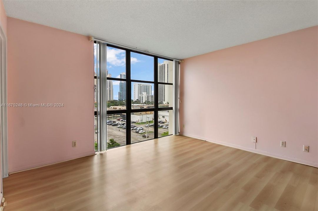 For Sale: $236,600 (2 beds, 2 baths, 894 Square Feet)