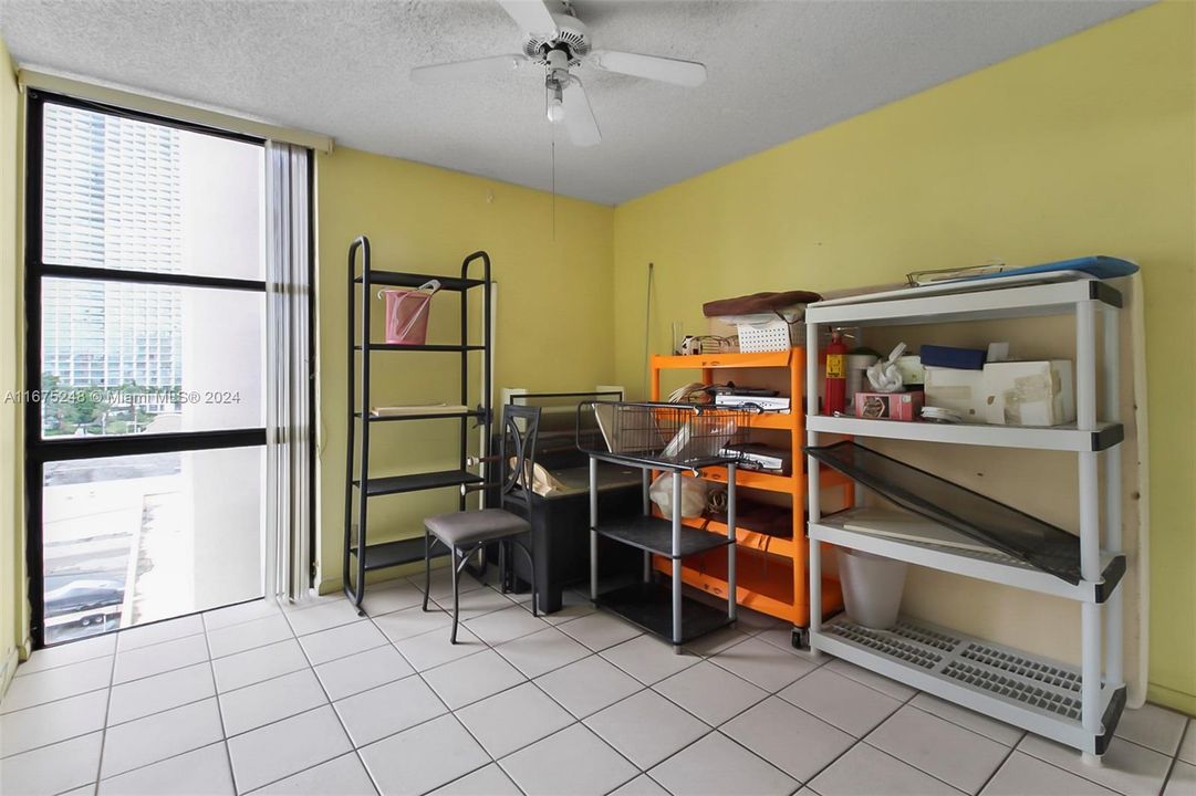 For Sale: $236,600 (2 beds, 2 baths, 894 Square Feet)