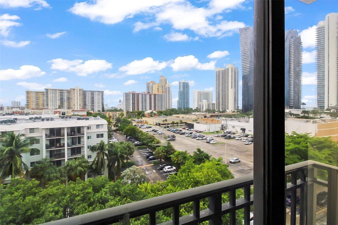 For Sale: $236,600 (2 beds, 2 baths, 894 Square Feet)