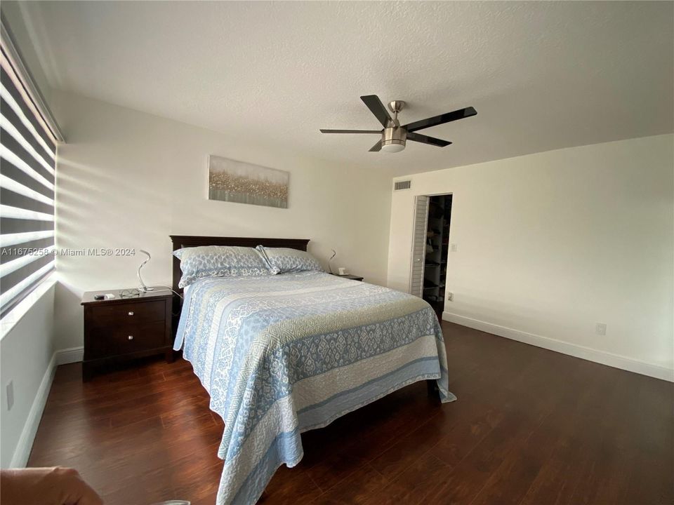 For Rent: $3,200 (2 beds, 2 baths, 1378 Square Feet)