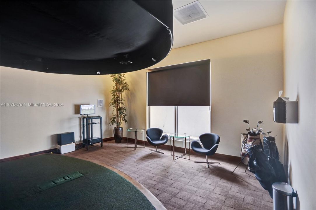 Virtual Golf Room