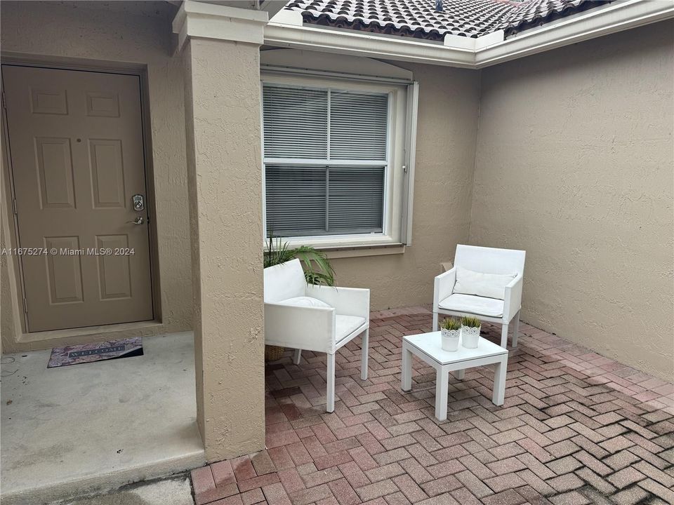 For Rent: $3,550 (3 beds, 2 baths, 1292 Square Feet)