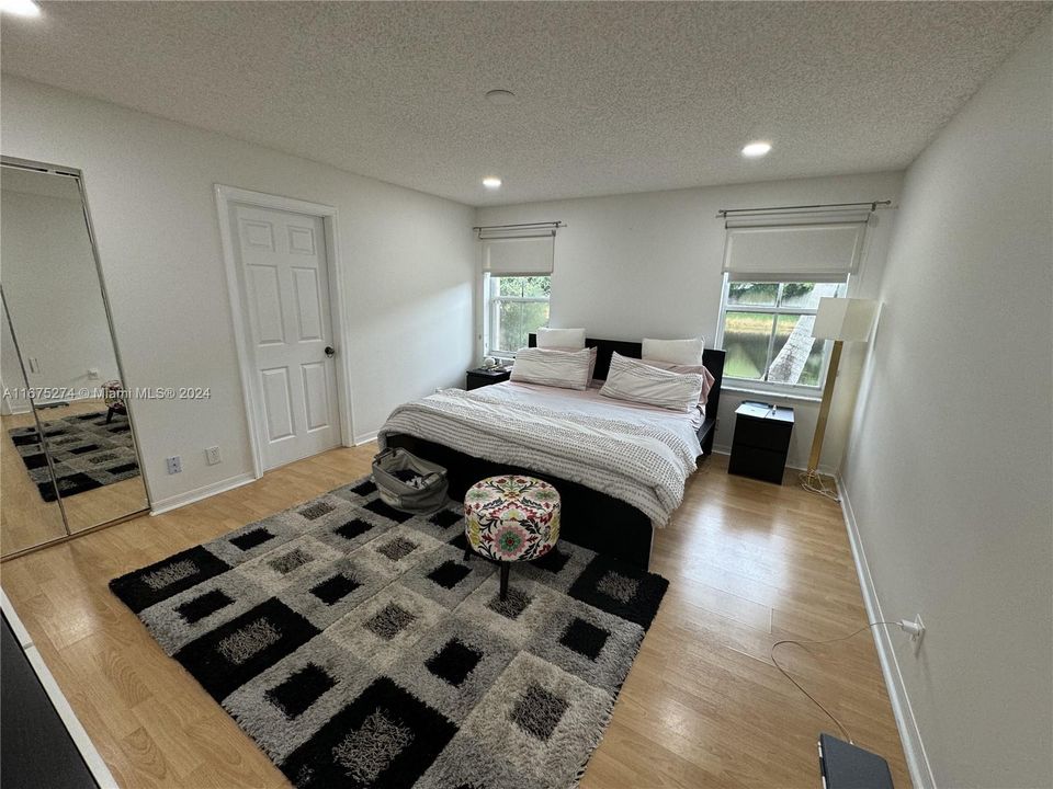 For Rent: $3,550 (3 beds, 2 baths, 1292 Square Feet)