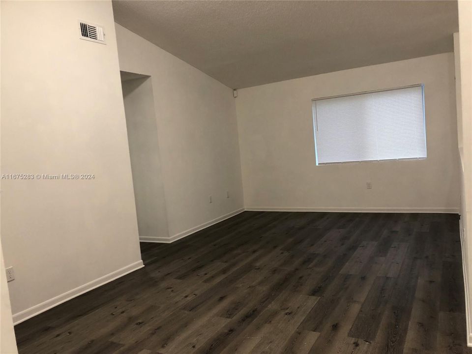 For Rent: $2,500 (2 beds, 2 baths, 800 Square Feet)