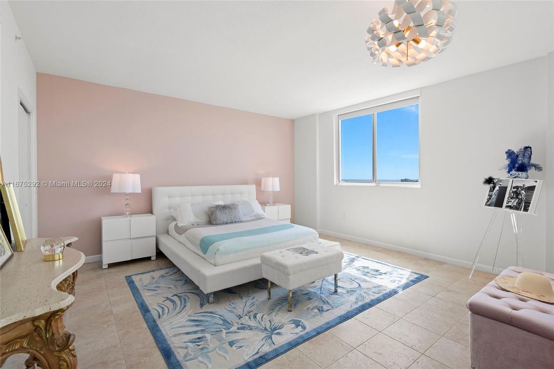 For Sale: $725,000 (2 beds, 2 baths, 1463 Square Feet)