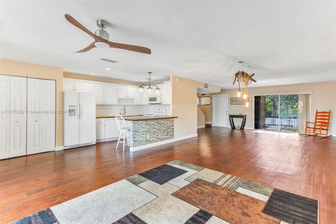 For Sale: $470,000 (3 beds, 2 baths, 1737 Square Feet)