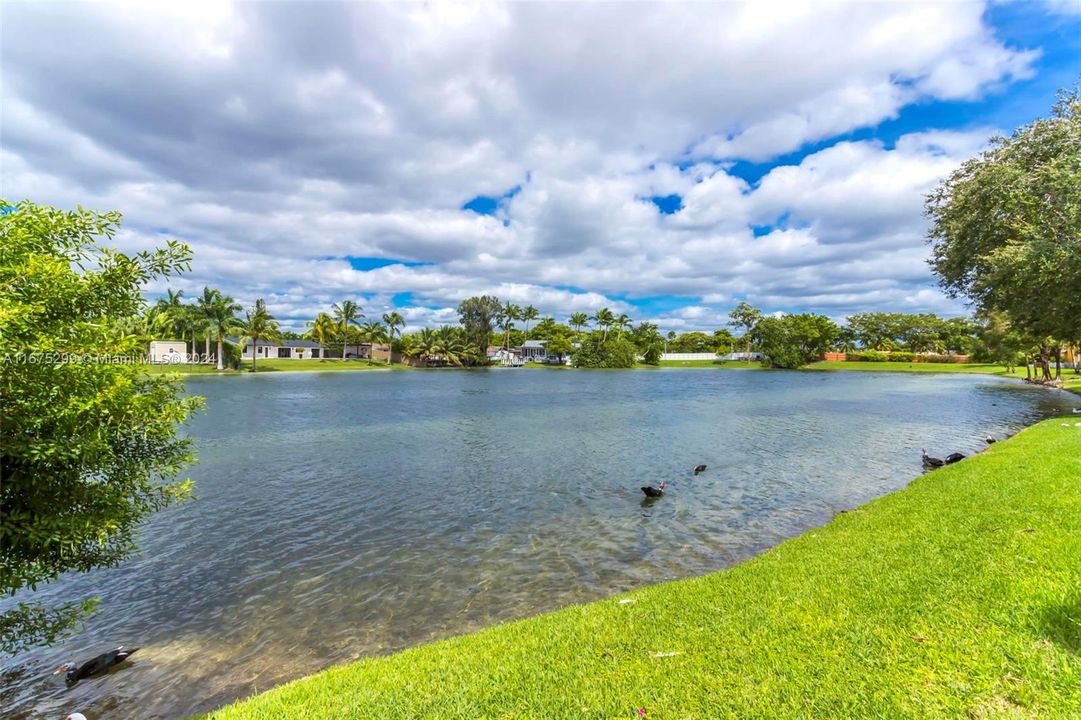 For Sale: $470,000 (3 beds, 2 baths, 1737 Square Feet)