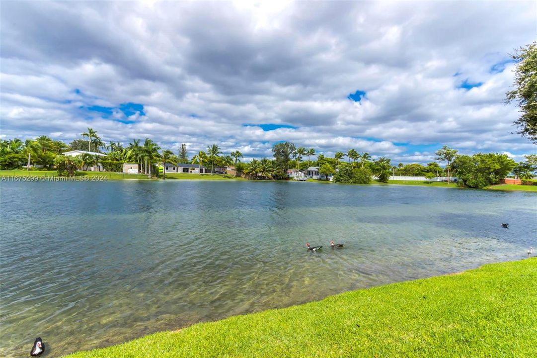 For Sale: $470,000 (3 beds, 2 baths, 1737 Square Feet)