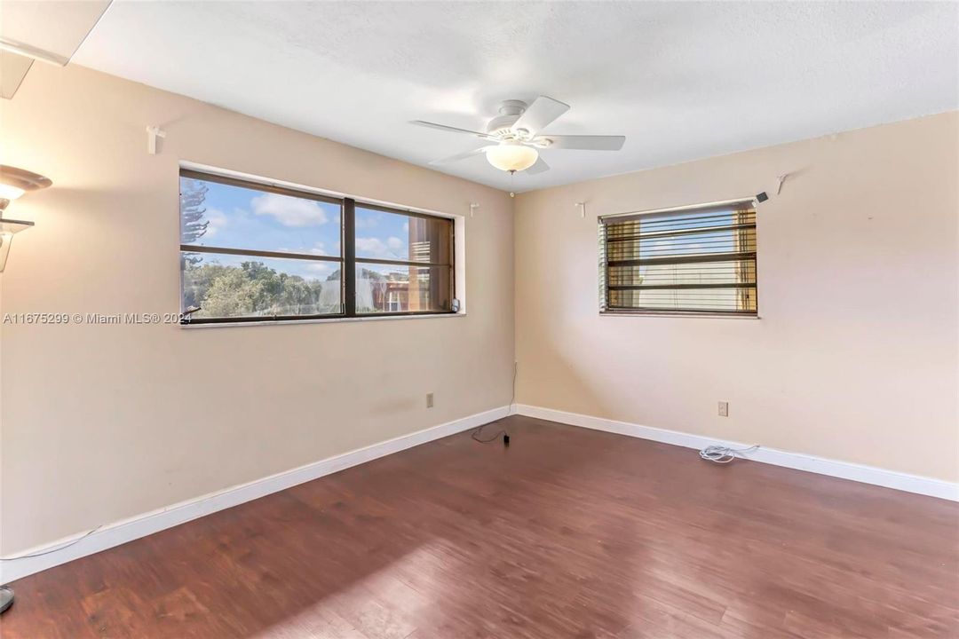 For Sale: $470,000 (3 beds, 2 baths, 1737 Square Feet)