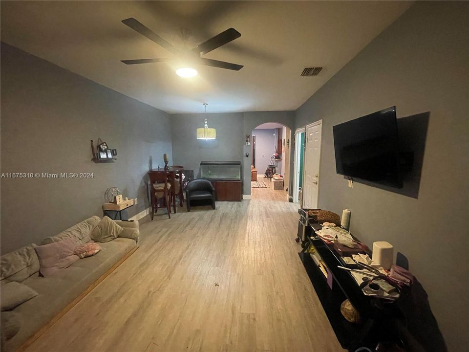 For Rent: $3,000 (3 beds, 2 baths, 1706 Square Feet)