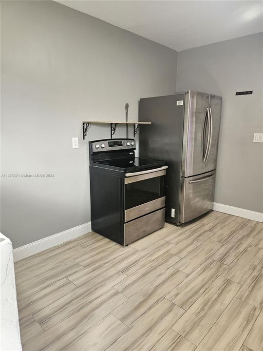 For Rent: $3,299 (3 beds, 1 baths, 1084 Square Feet)