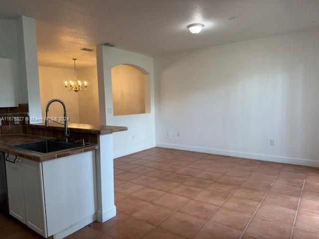 For Rent: $3,200 (4 beds, 2 baths, 1793 Square Feet)