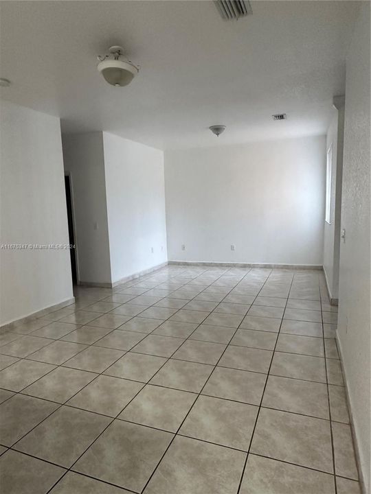 For Rent: $2,750 (3 beds, 2 baths, 1330 Square Feet)