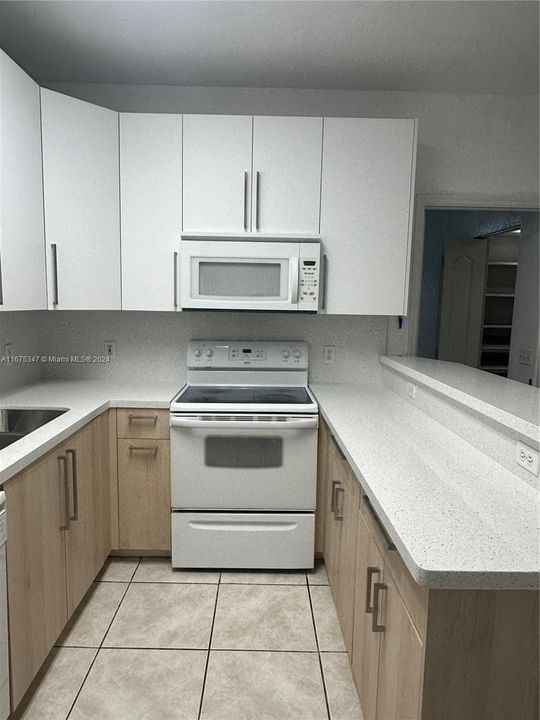 For Rent: $2,750 (3 beds, 2 baths, 1330 Square Feet)