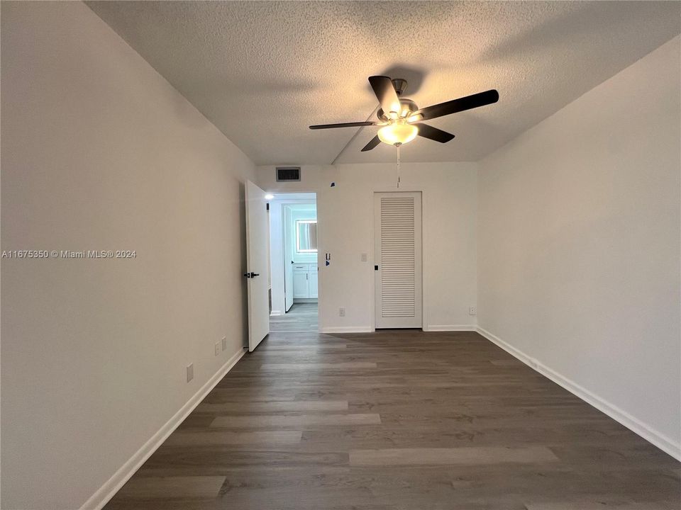 For Sale: $285,960 (2 beds, 2 baths, 1008 Square Feet)