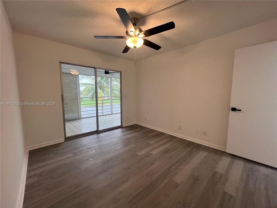 For Sale: $285,960 (2 beds, 2 baths, 1008 Square Feet)