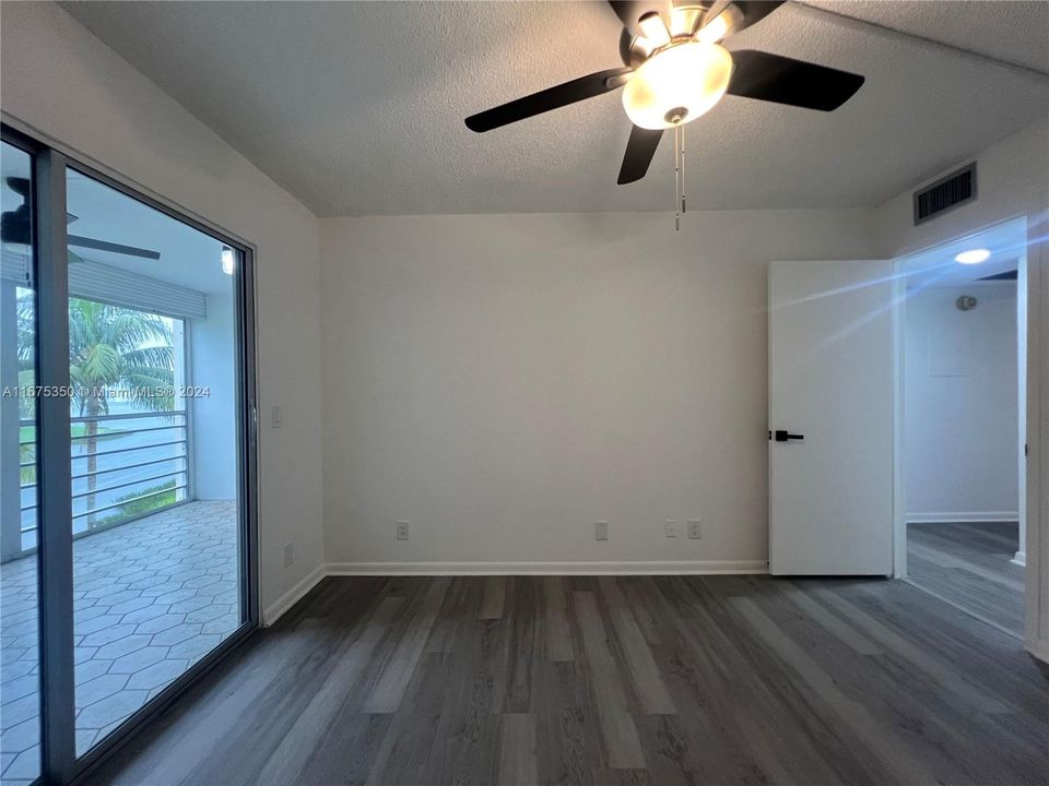 For Sale: $285,960 (2 beds, 2 baths, 1008 Square Feet)