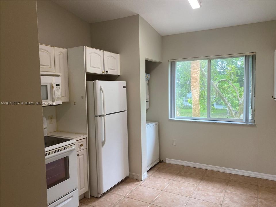 For Rent: $2,100 (2 beds, 2 baths, 970 Square Feet)