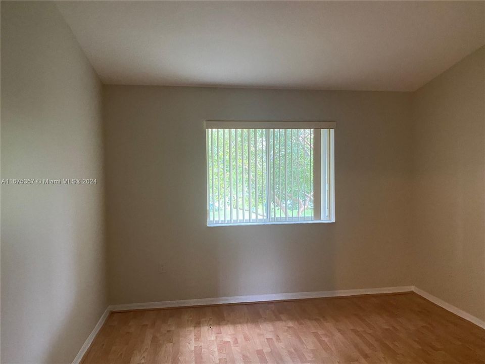 For Rent: $2,100 (2 beds, 2 baths, 970 Square Feet)