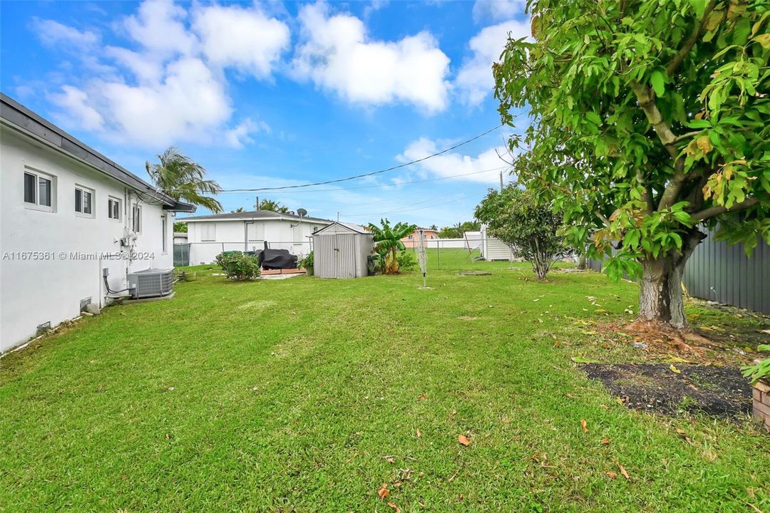 For Sale: $555,000 (3 beds, 2 baths, 1146 Square Feet)