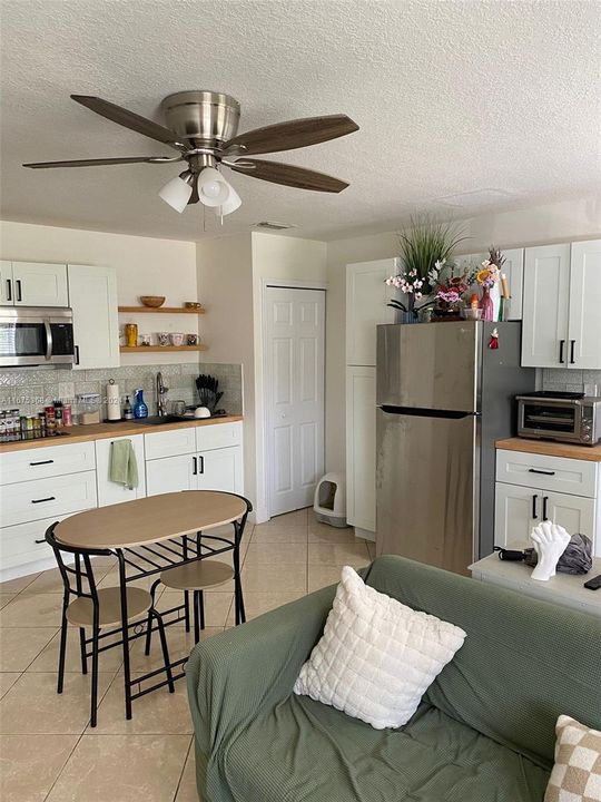 Kitchenette/Living area