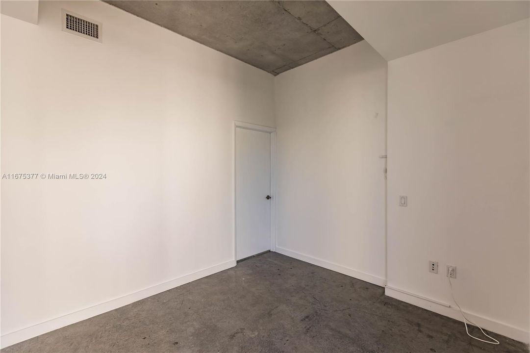 For Sale: $469,000 (2 beds, 2 baths, 791 Square Feet)