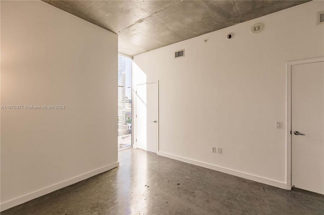 For Sale: $469,000 (2 beds, 2 baths, 791 Square Feet)