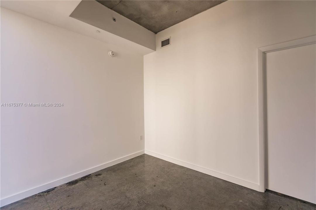 For Sale: $469,000 (2 beds, 2 baths, 791 Square Feet)