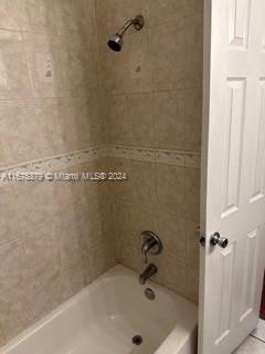 upstairs shower/tub