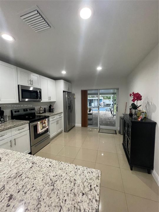 En Venta: $700,000 (3 camas, 2 baños, 1352 Pies cuadrados)