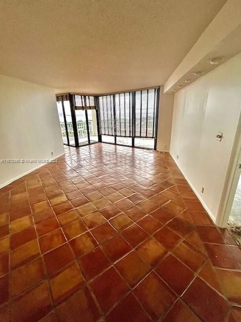 En Venta: $319,000 (2 camas, 1 baños, 1200 Pies cuadrados)