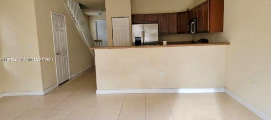 Active With Contract: $3,000 (3 beds, 2 baths, 1545 Square Feet)