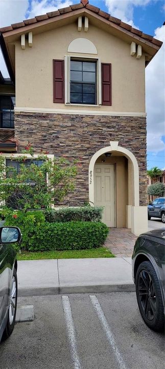 Active With Contract: $3,000 (3 beds, 2 baths, 1545 Square Feet)