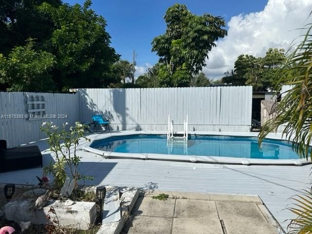 En Venta: $549,000 (3 camas, 2 baños, 1521 Pies cuadrados)